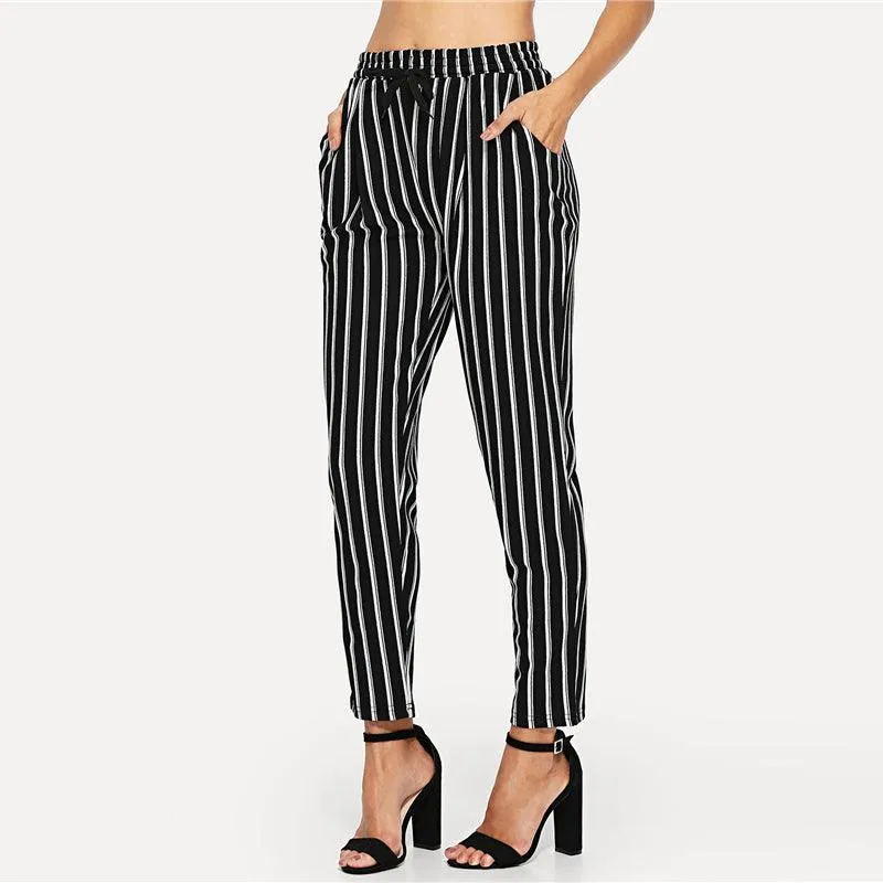 BLACK & WHITE SASSY STRIPE ANKLE PANTS